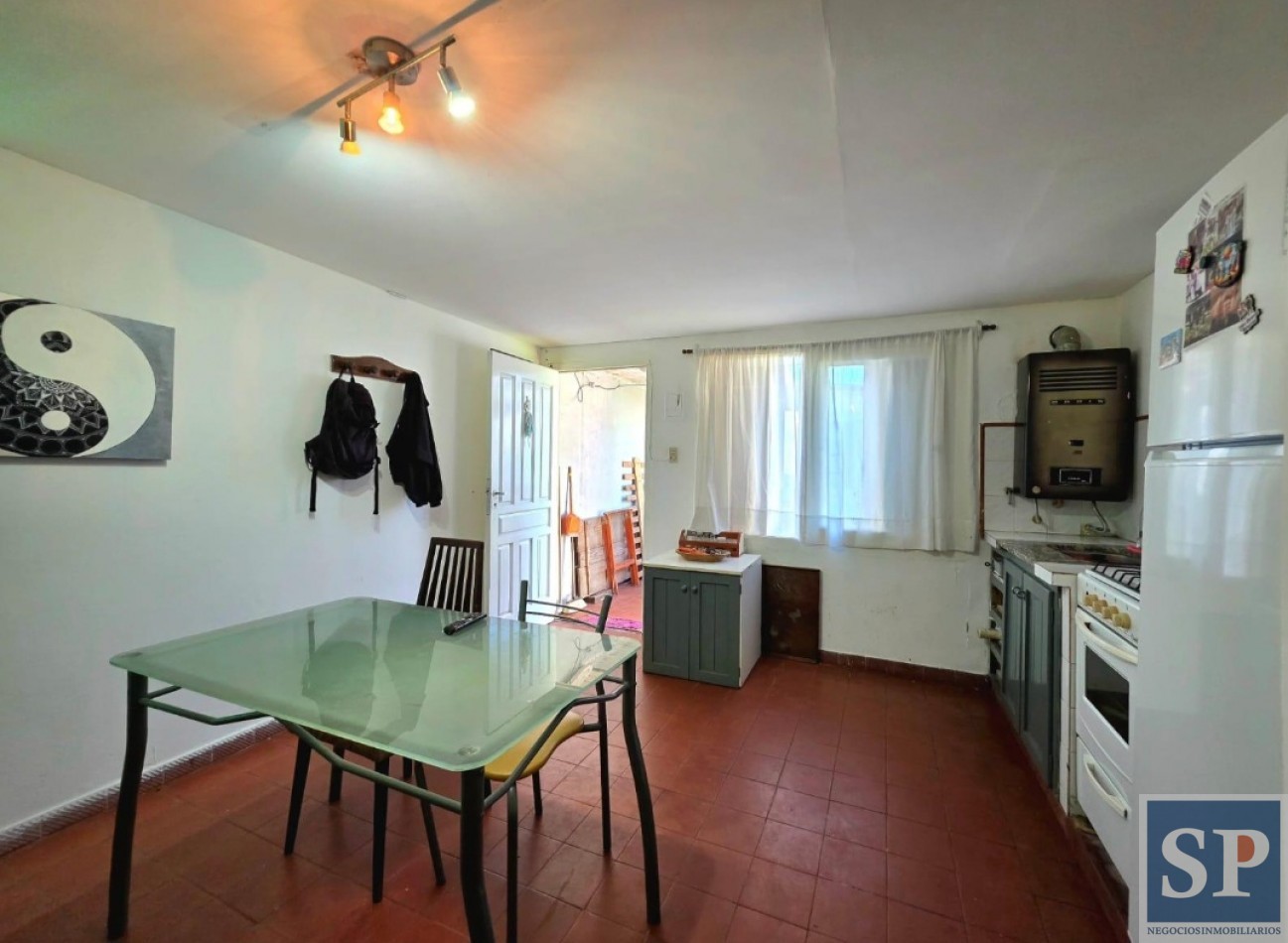 CASA 3 AMB , GARAGE 2 AUTOS , PEQUEÑO PARQUE Y PH FONDO 2 AMB