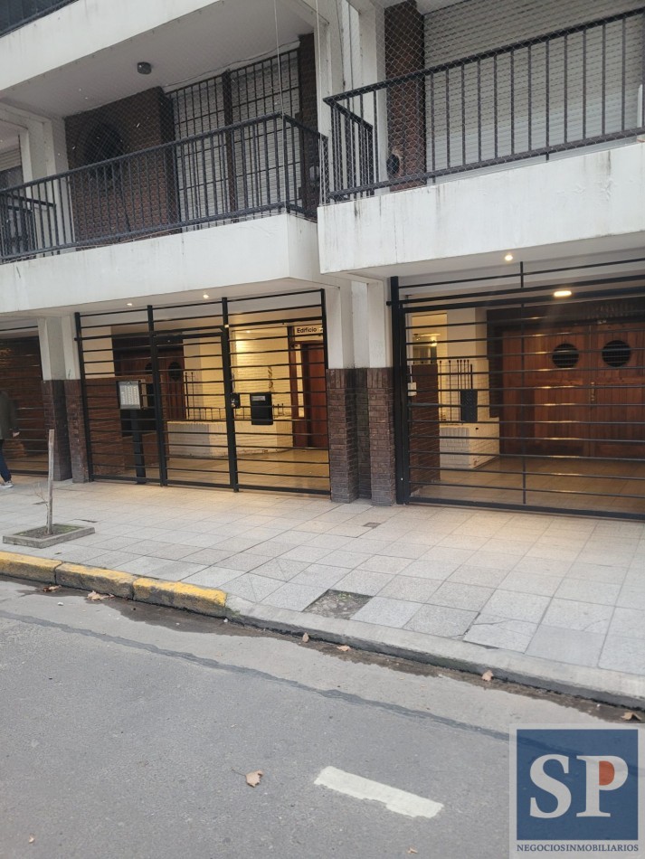 Excelente 2 amb a la calle + cochera